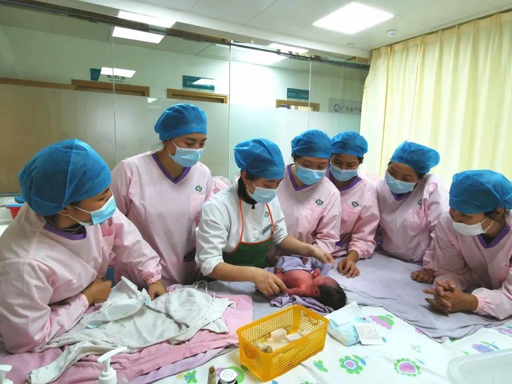 克东县妇婴监护型护送